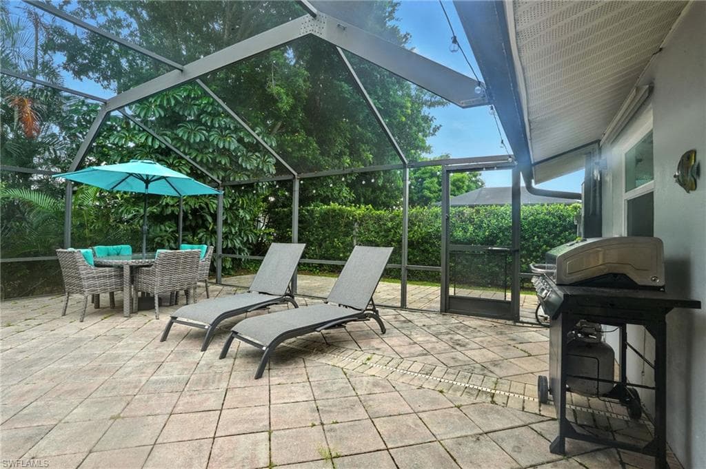 249 Pebble Beach Cir, Naples, FL 34113-38
