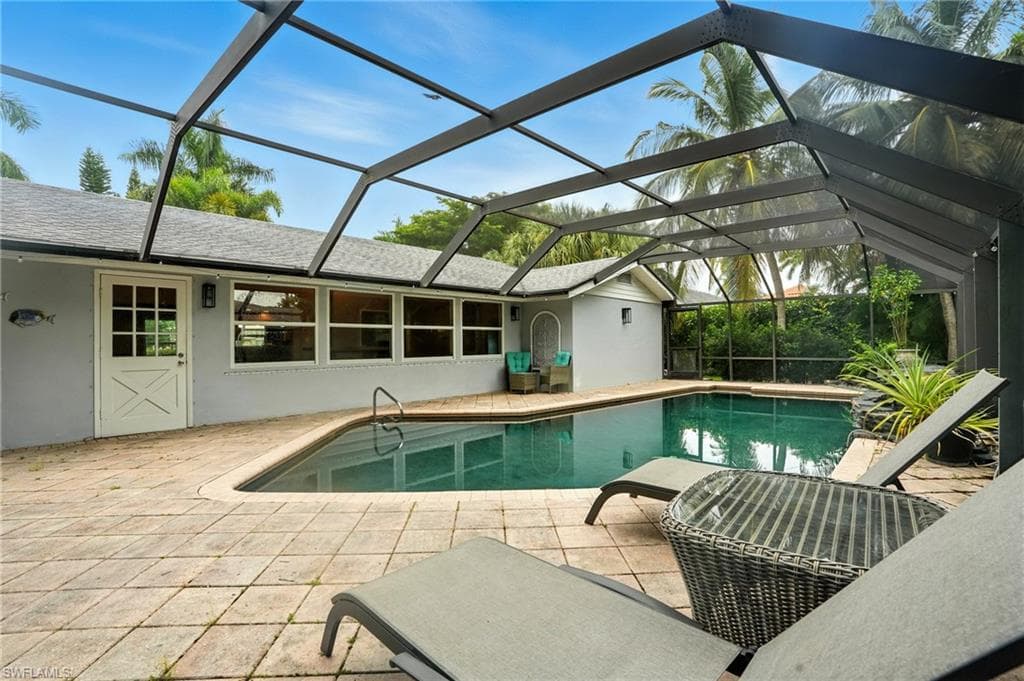 249 Pebble Beach Cir, Naples, FL 34113-39