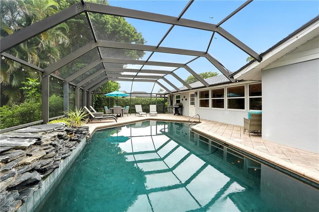 249 Pebble Beach Cir, Naples, FL 34113-40