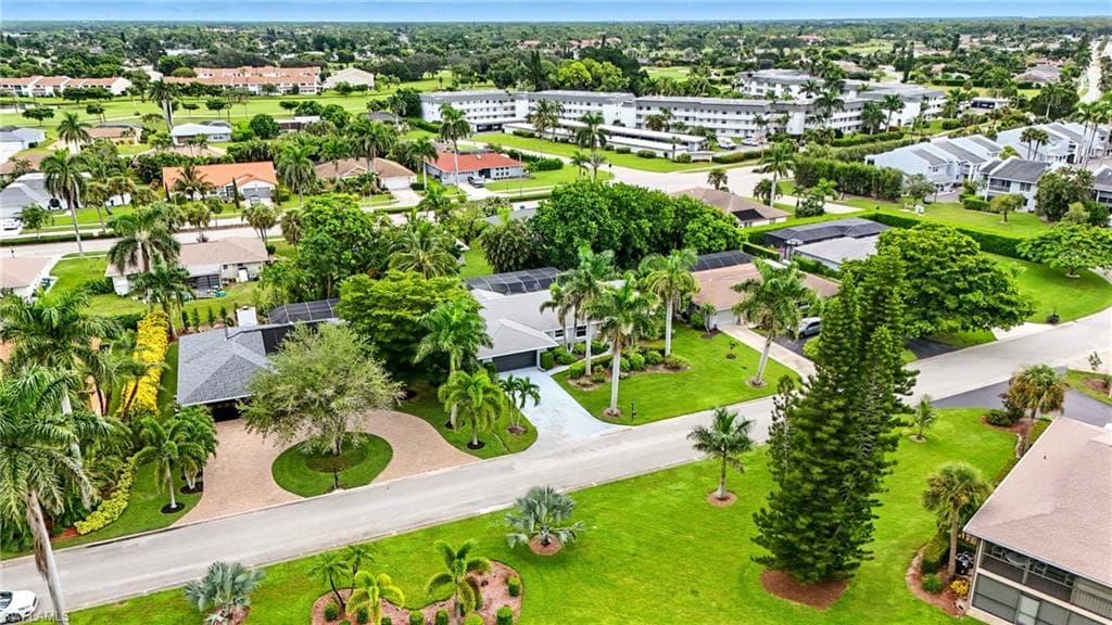 249 Pebble Beach Cir, Naples, FL 34113-45