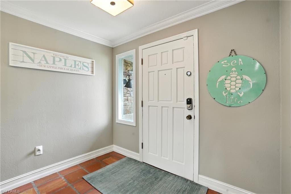 249 Pebble Beach Cir, Naples, FL 34113-7