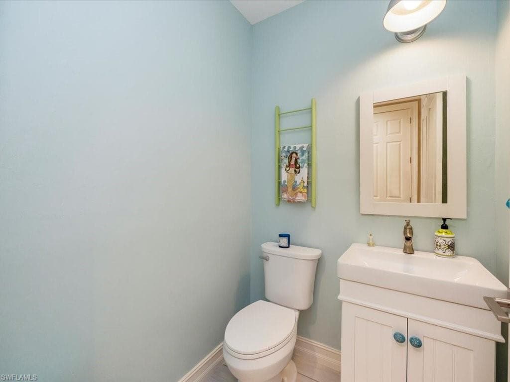 9566 Gulf Shore Dr 102, Naples, FL 34108-14