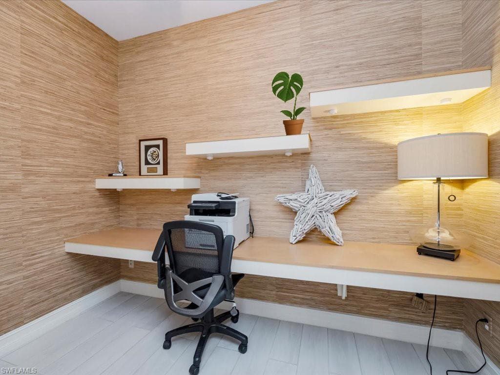 9566 Gulf Shore Dr 102, Naples, FL 34108-15