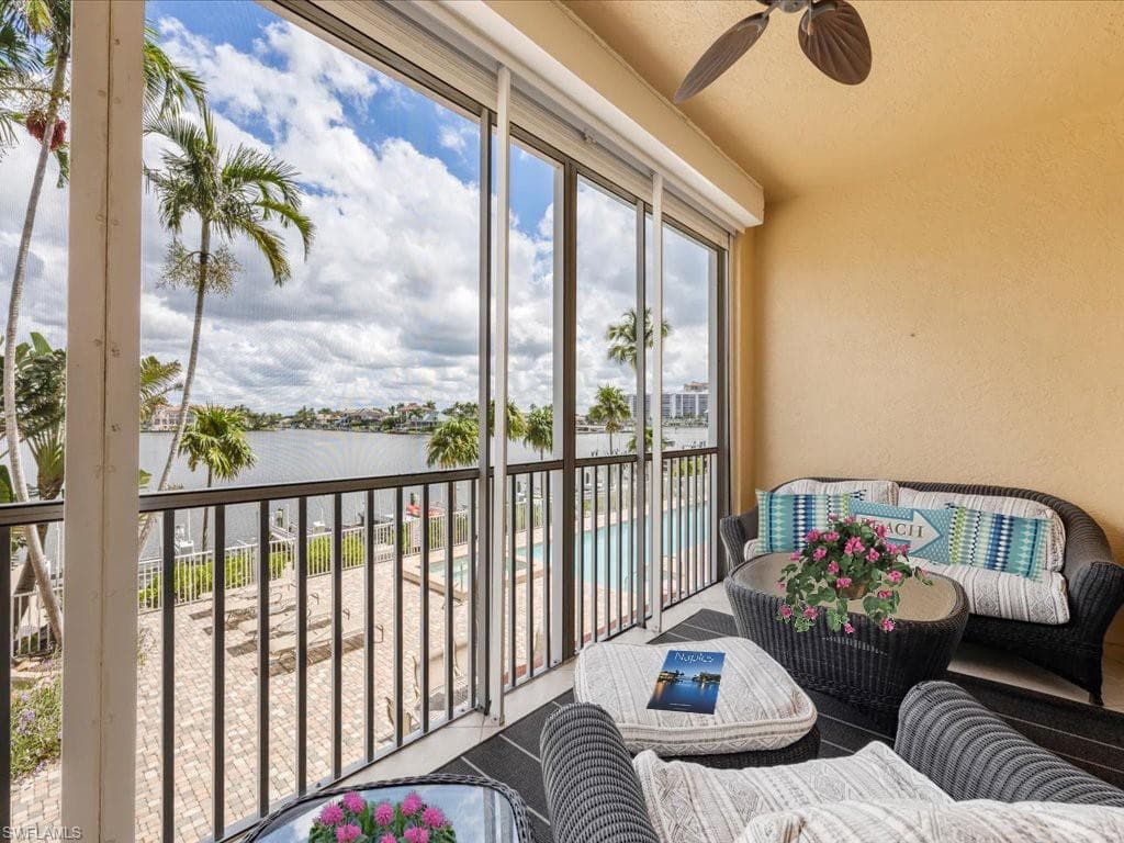 9566 Gulf Shore Dr 102, Naples, FL 34108-18