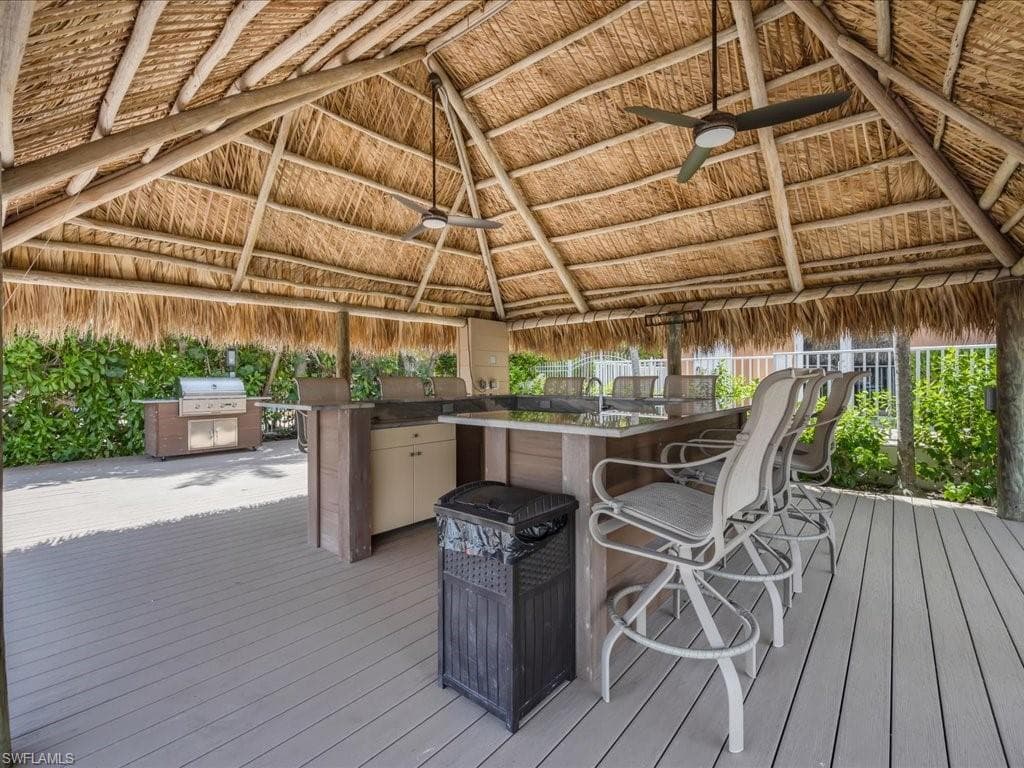 9566 Gulf Shore Dr 102, Naples, FL 34108-25