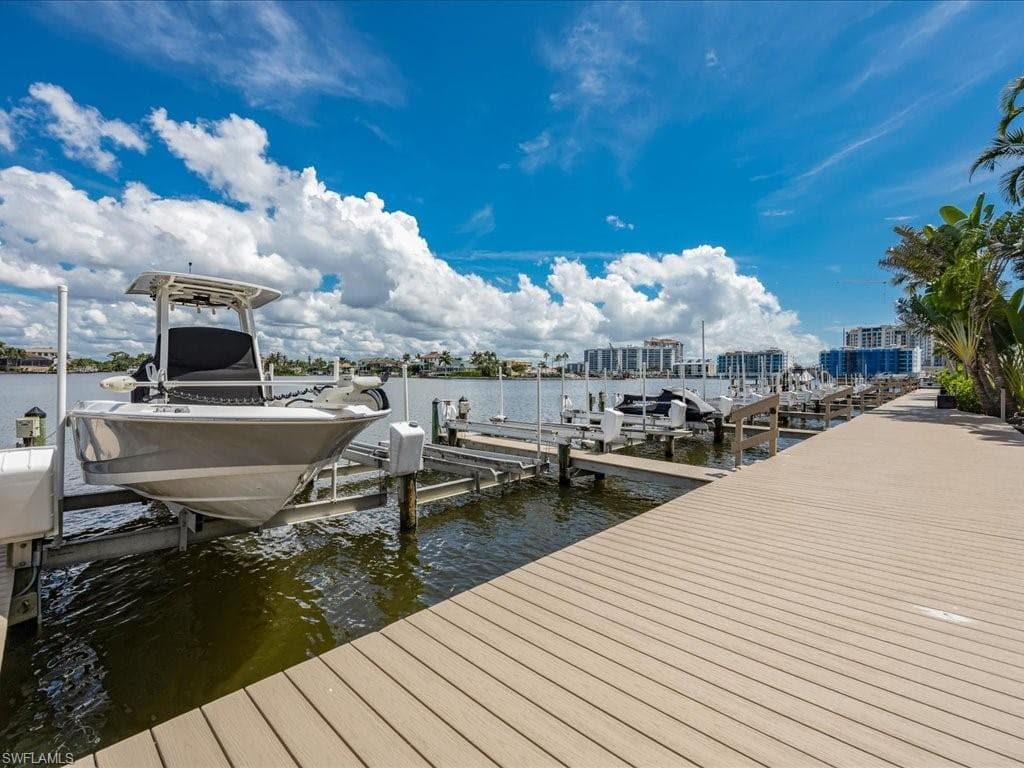 9566 Gulf Shore Dr 102, Naples, FL 34108-27