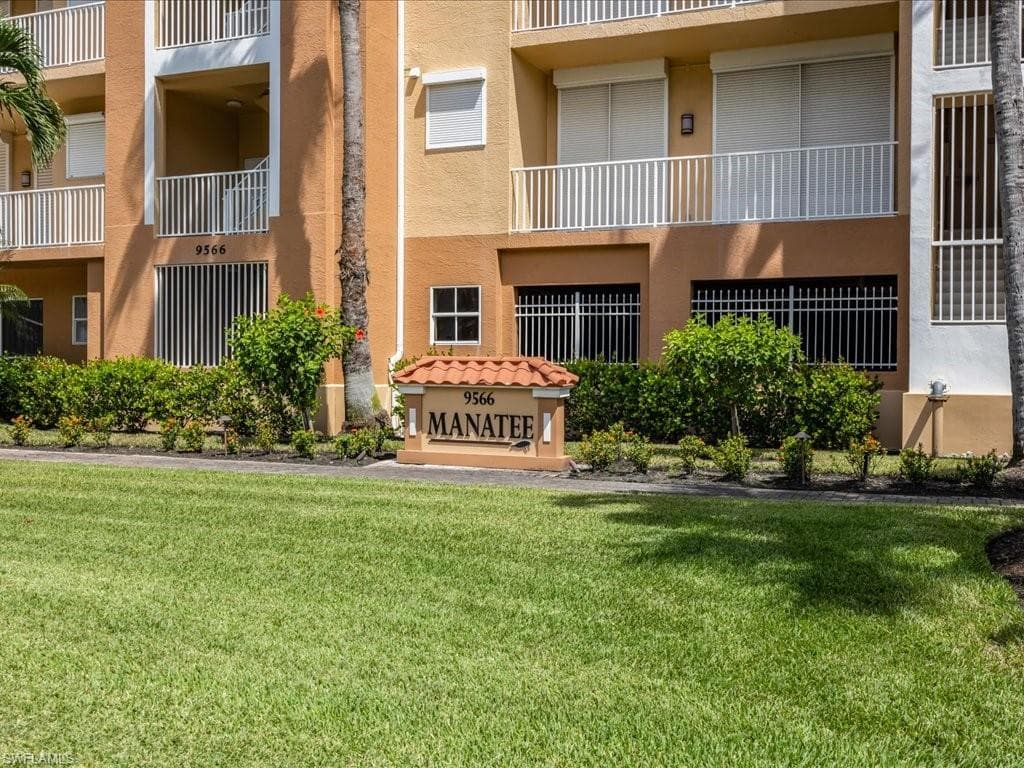 9566 Gulf Shore Dr 102, Naples, FL 34108-28