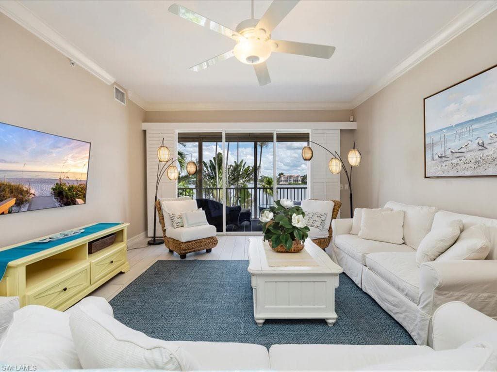 9566 Gulf Shore Dr 102, Naples, FL 34108-7