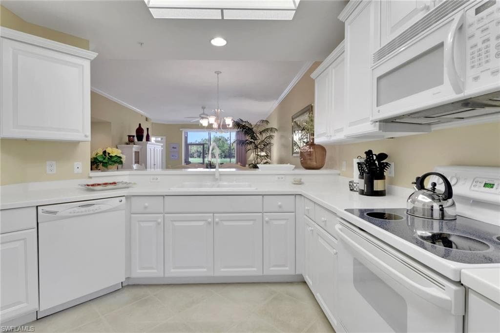 3840 Sawgrass Way 2811, Naples, FL 34112-8