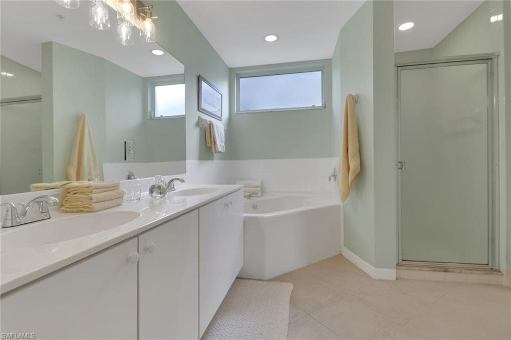 3840 Sawgrass Way 2811, Naples, FL 34112-19