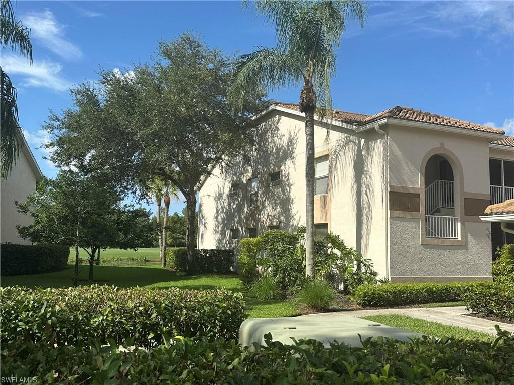 3840 Sawgrass Way 2811, Naples, FL 34112-35