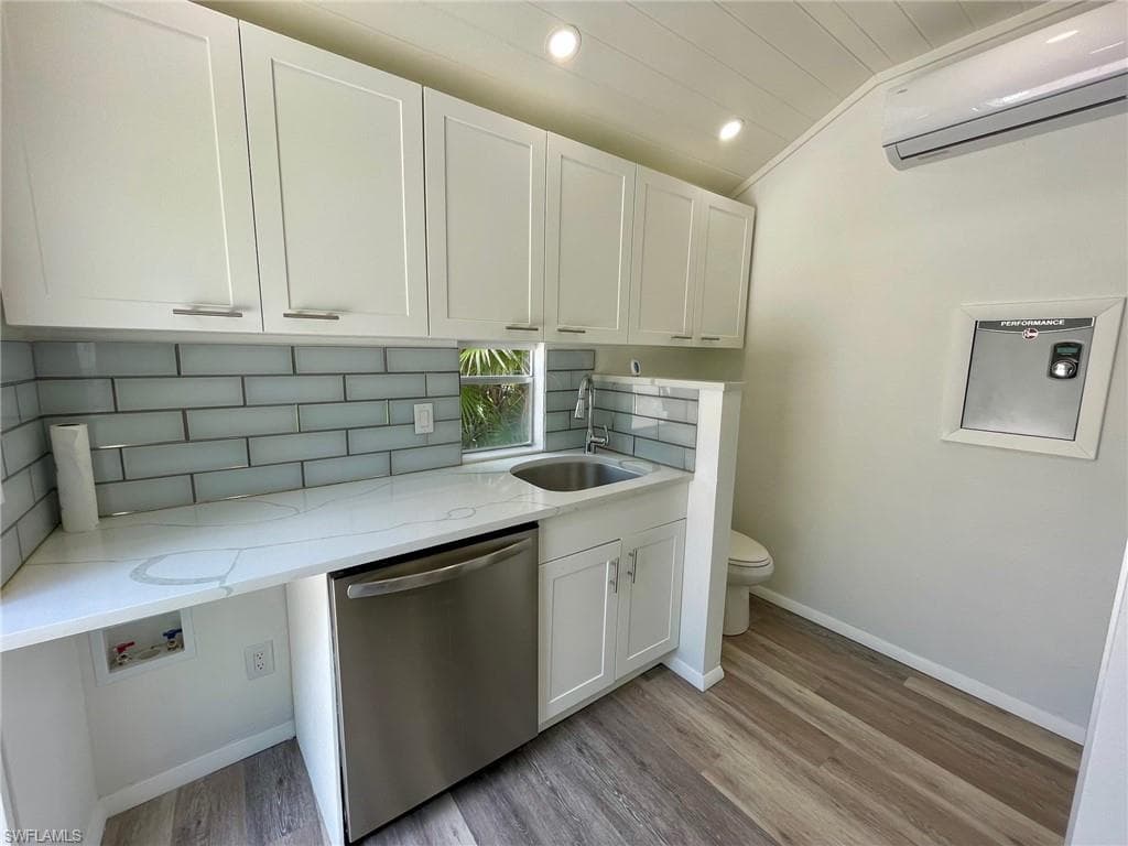 4504 Southern Breeze Dr, Naples, FL 34114-10