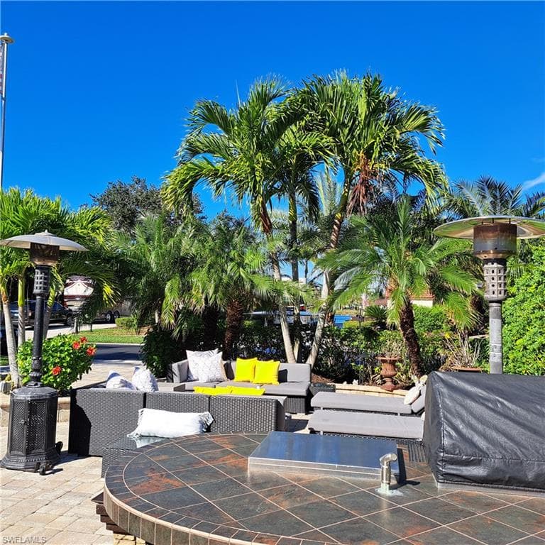 4580 Southern Breeze Dr, Naples, FL 34114-8