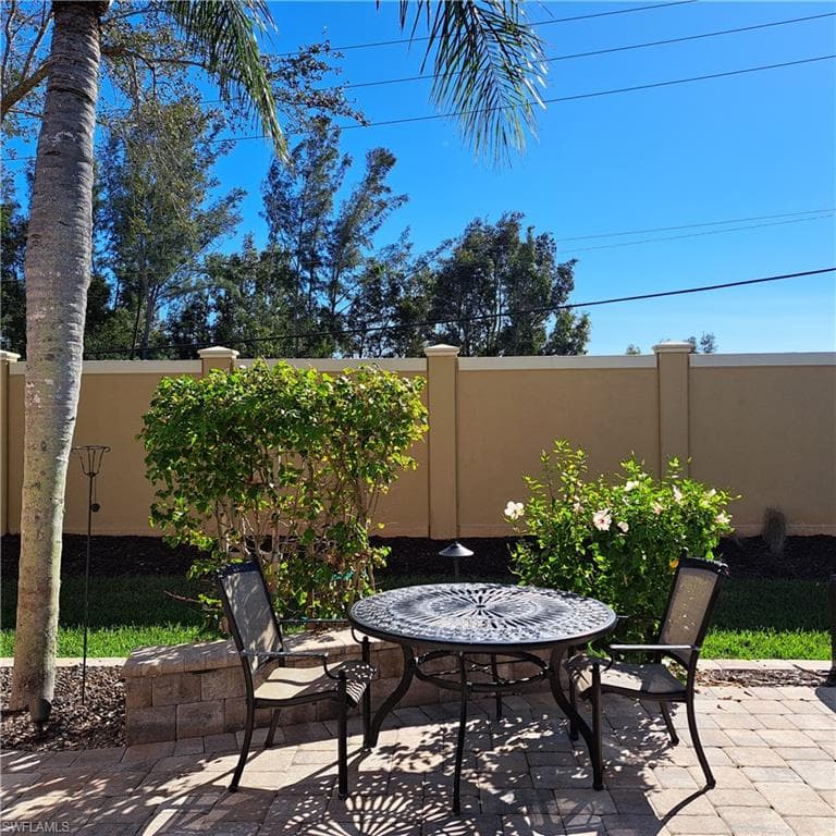 4580 Southern Breeze Dr, Naples, FL 34114-10