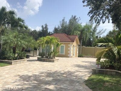 4580 Southern Breeze Dr, Naples, FL 34114-13