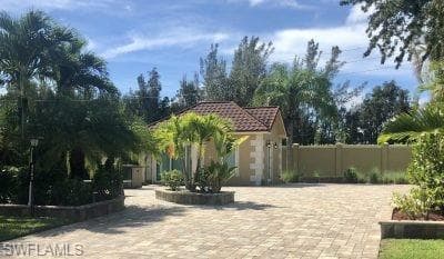 4580 Southern Breeze Dr, Naples, FL 34114-16