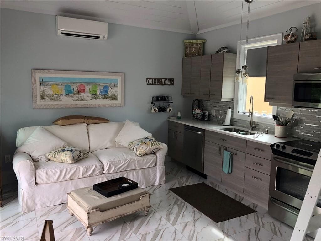 4580 Southern Breeze Dr, Naples, FL 34114-26