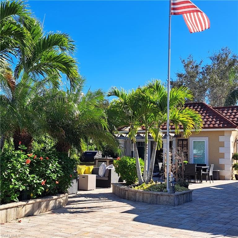 4580 Southern Breeze Dr, Naples, FL 34114-5