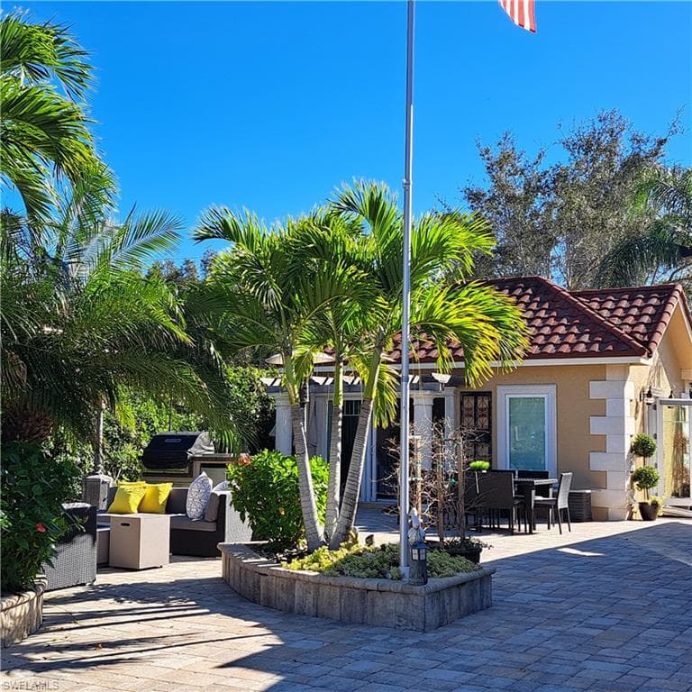 4580 Southern Breeze Dr, Naples, FL 34114-6