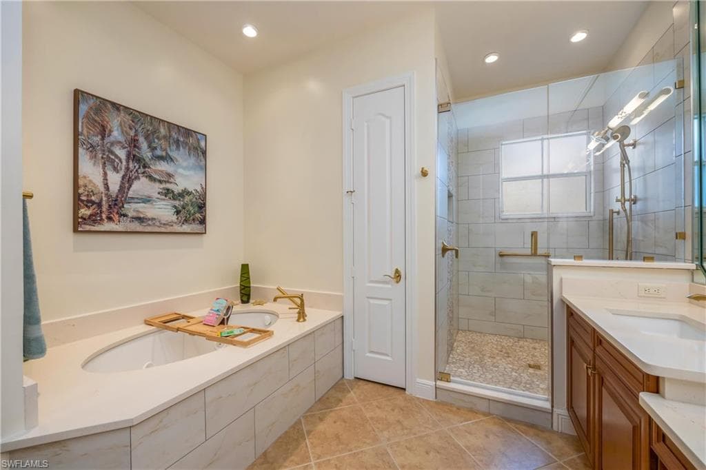 545 Avellino Isles Cir 202, Naples, FL 34119-17