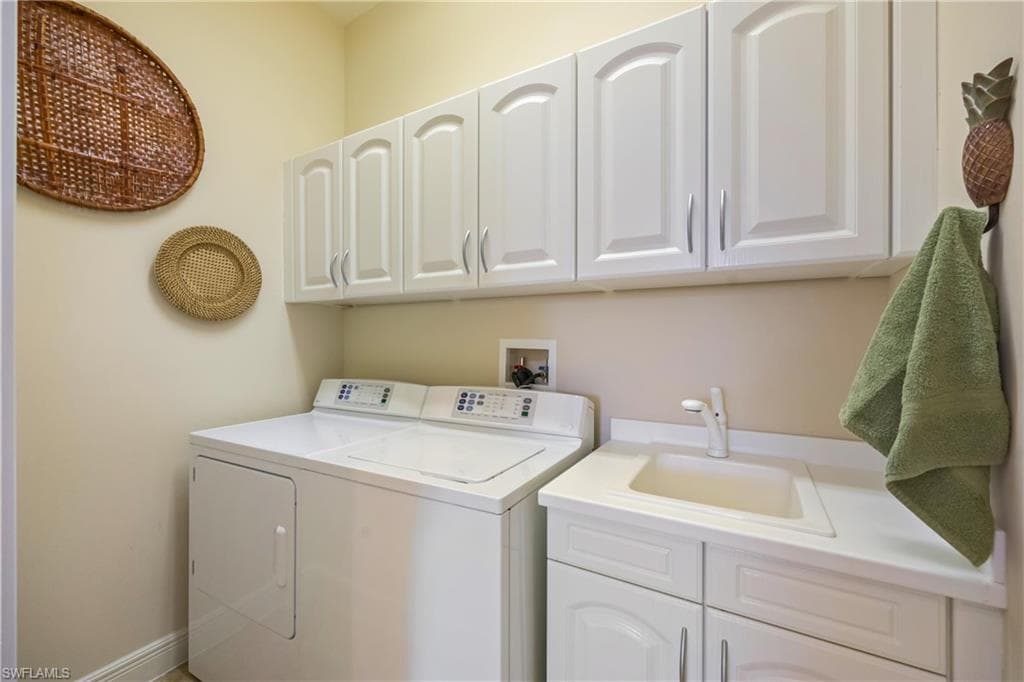 545 Avellino Isles Cir 202, Naples, FL 34119-25