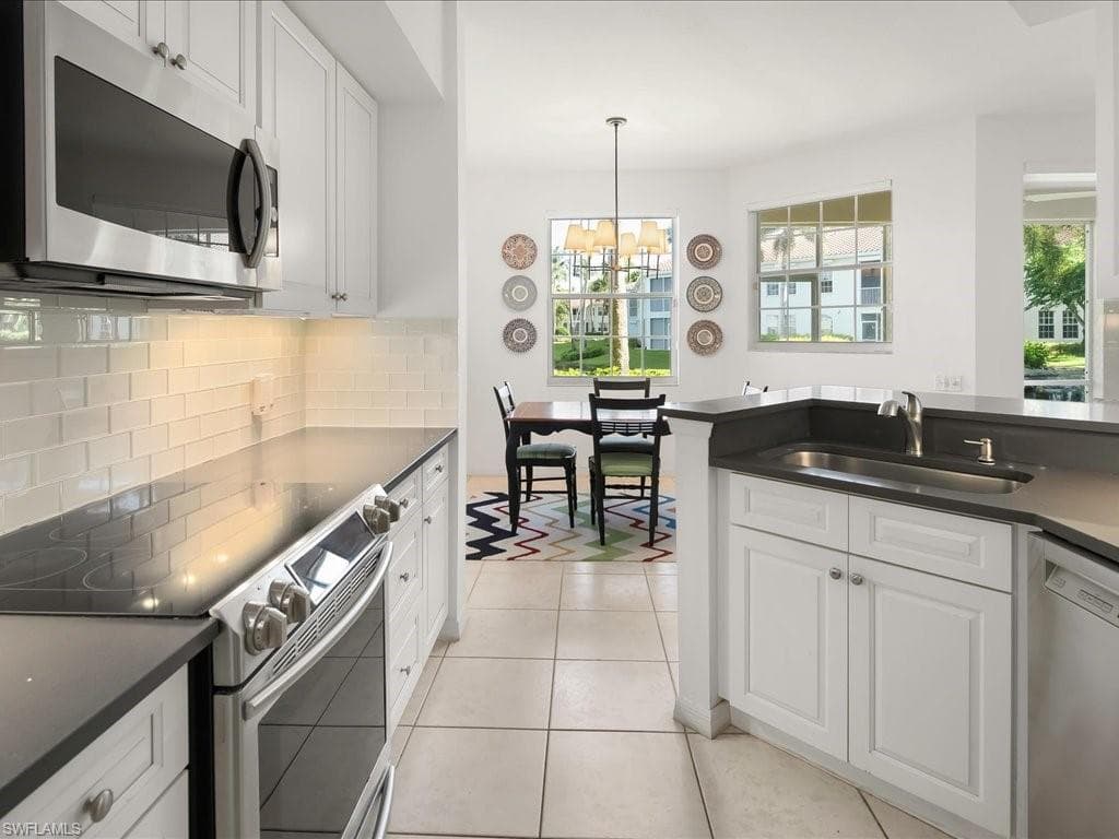 200 L Ambiance Cir 102, Naples, FL 34108-11