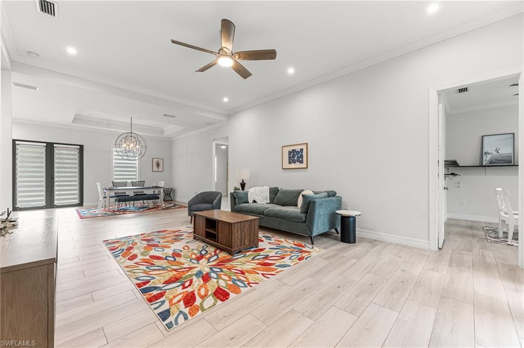 110 6th St NE, Naples, FL 34120-8