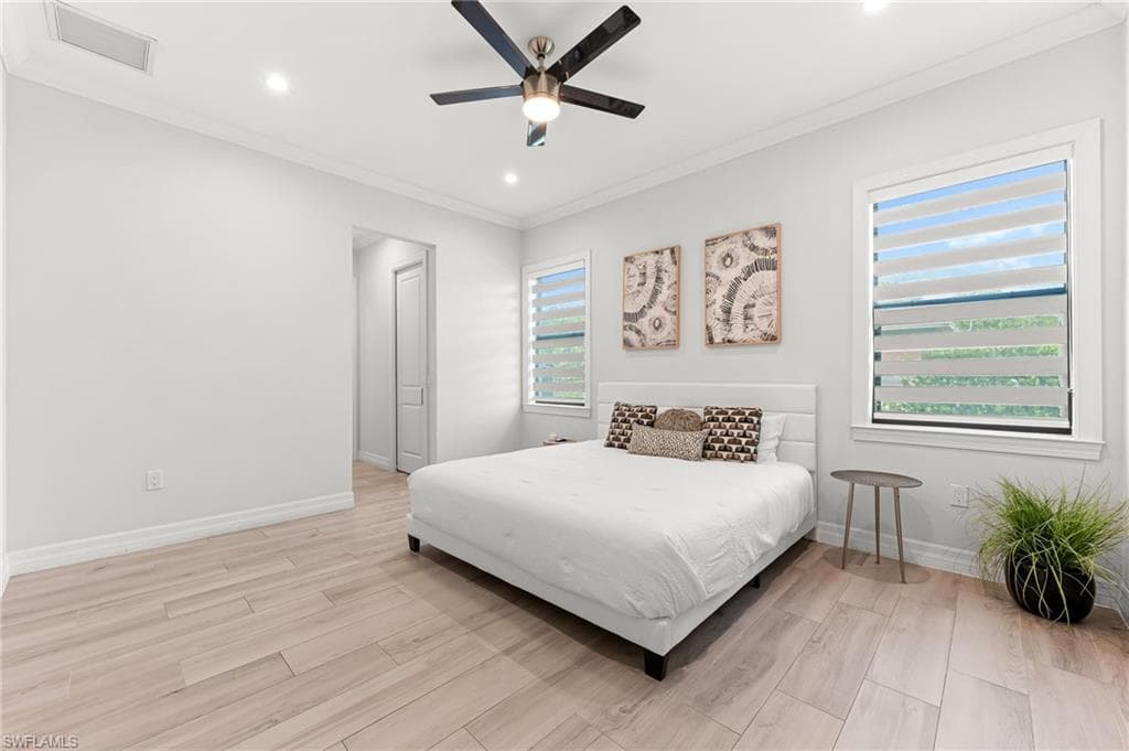 110 6th St NE, Naples, FL 34120-22