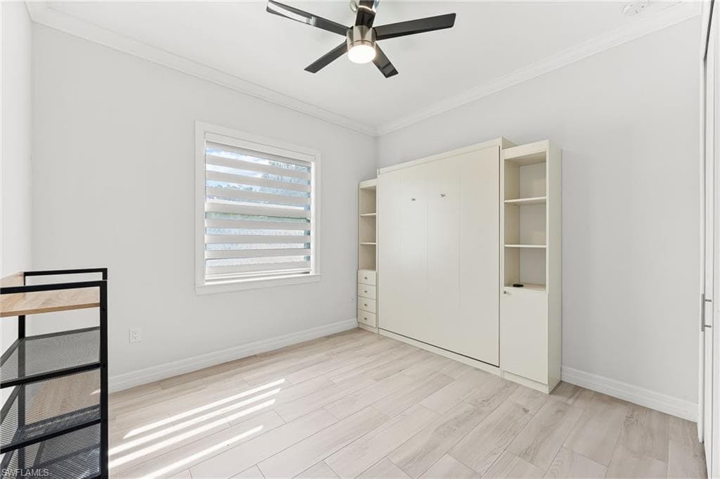 110 6th St NE, Naples, FL 34120-31