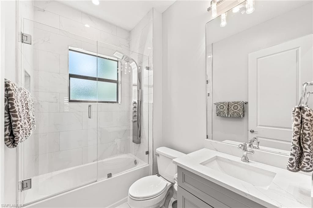 110 6th St NE, Naples, FL 34120-33