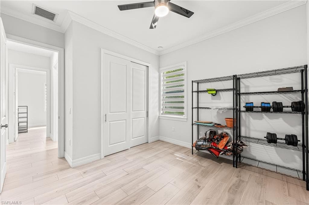 110 6th St NE, Naples, FL 34120-34