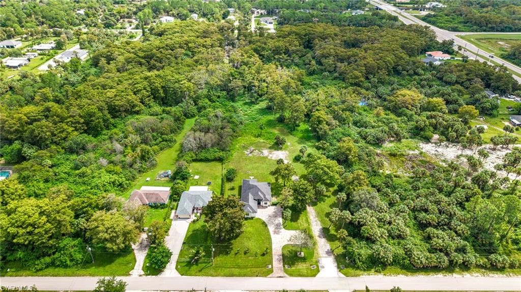 110 6th St NE, Naples, FL 34120-40