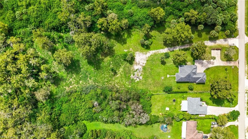 110 6th St NE, Naples, FL 34120-42