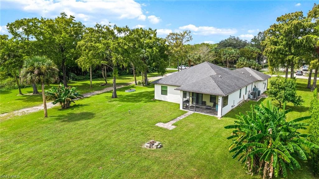 110 6th St NE, Naples, FL 34120-48