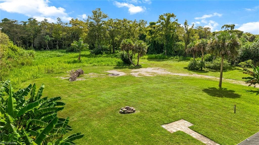 110 6th St NE, Naples, FL 34120-49