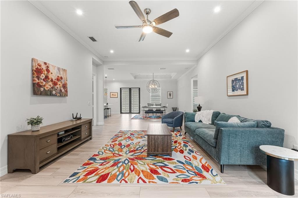 110 6th St NE, Naples, FL 34120-7