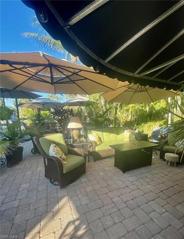 4432 Southern Breeze Dr, Naples, FL 34114-10