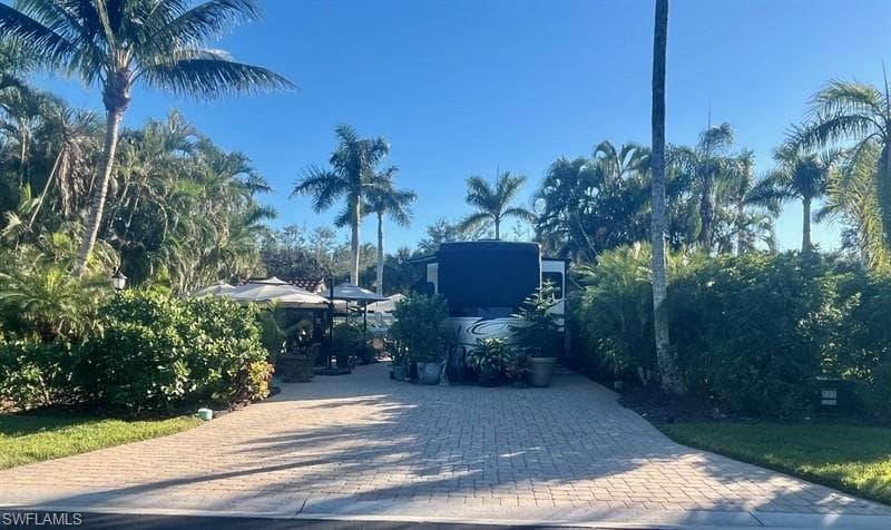 4432 Southern Breeze Dr, Naples, FL 34114-1