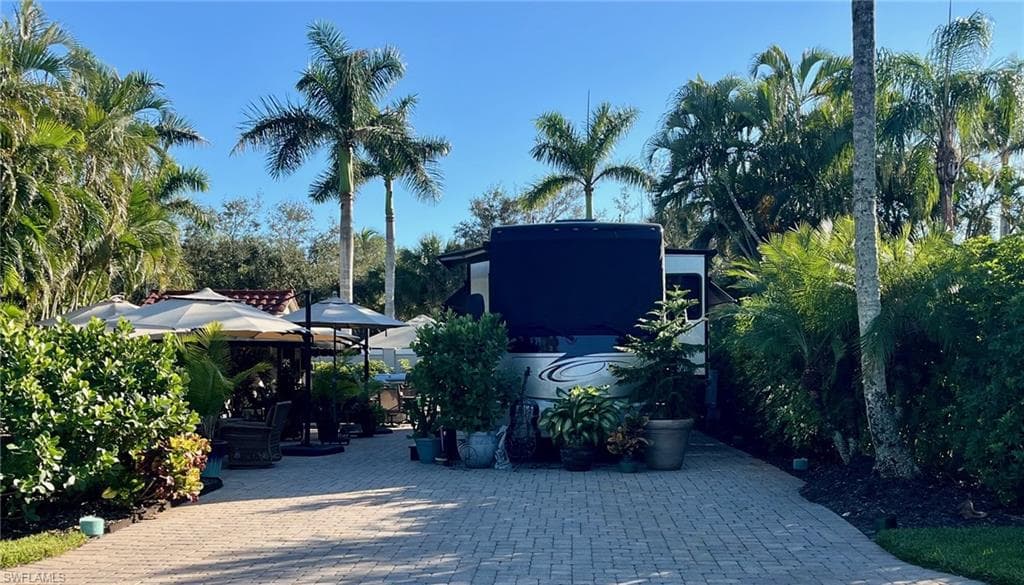 4432 Southern Breeze Dr, Naples, FL 34114-2