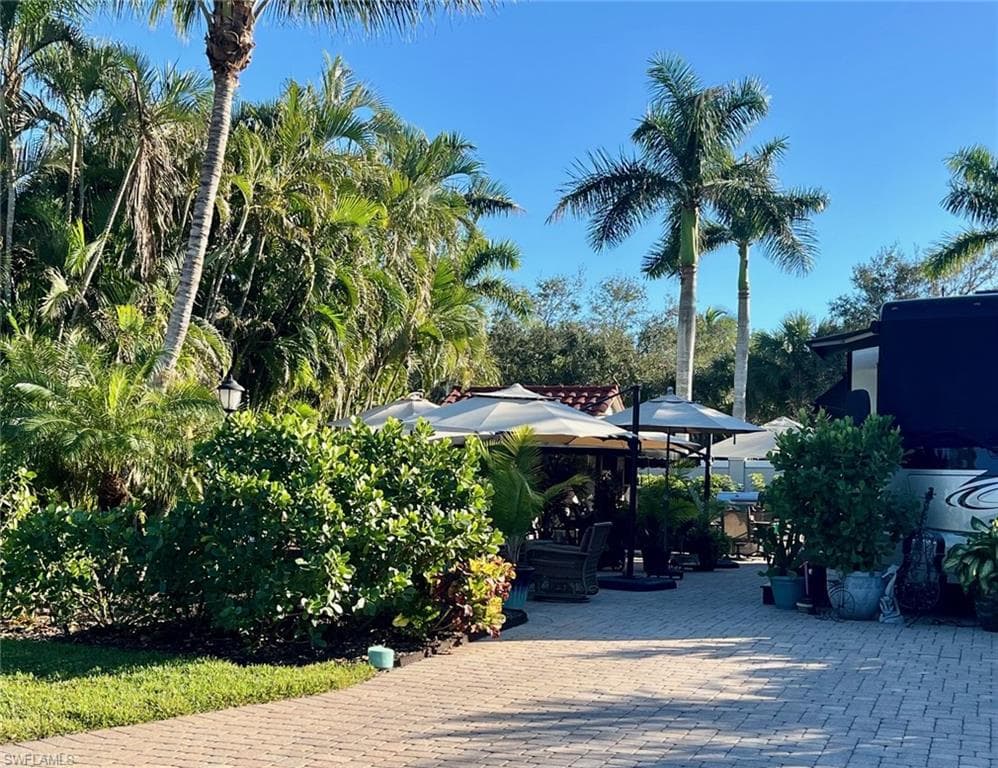 4432 Southern Breeze Dr, Naples, FL 34114-3