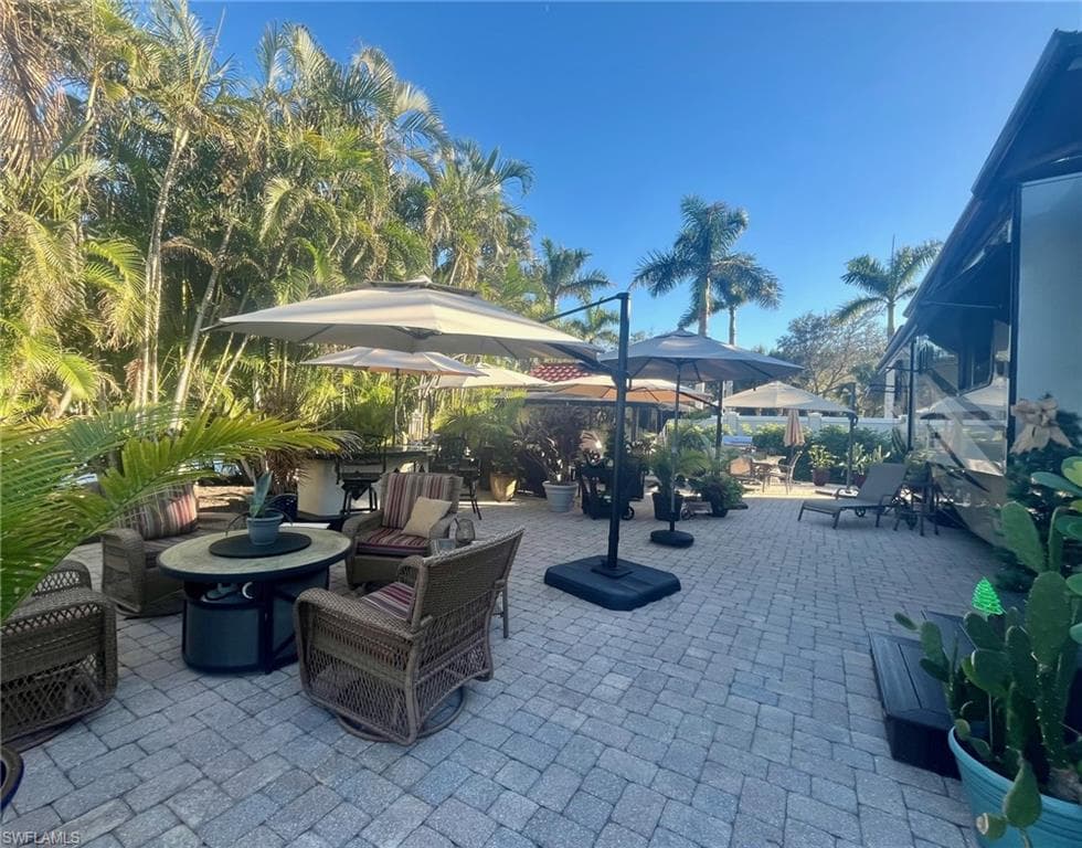 4432 Southern Breeze Dr, Naples, FL 34114-4