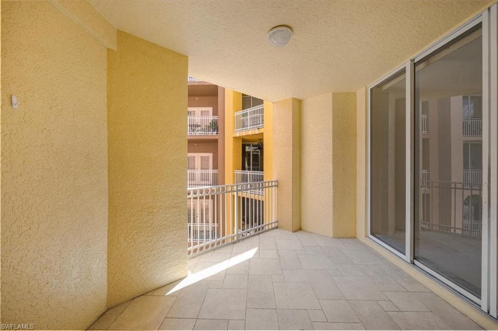 410 Bayfront Pl 2309, Naples, FL 34102-10