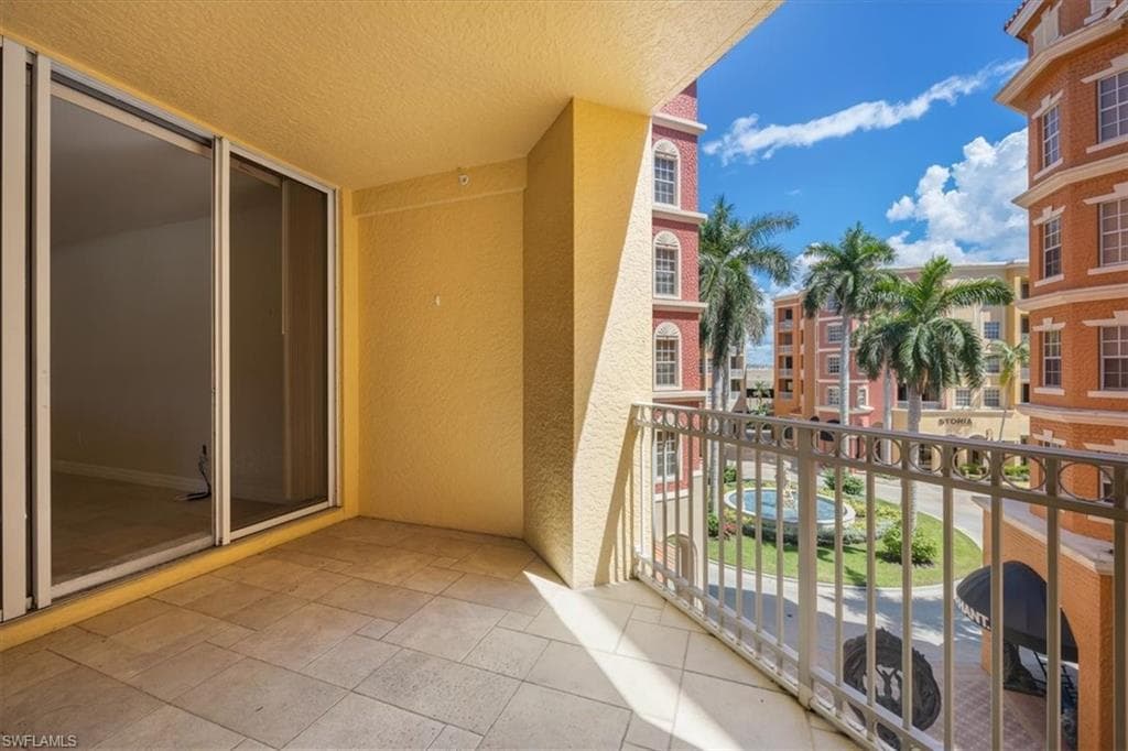 410 Bayfront Pl 2309, Naples, FL 34102-1