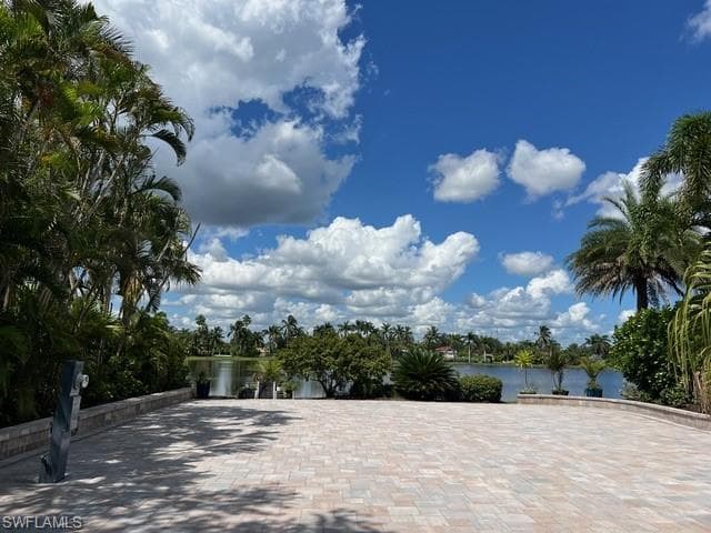4609 Southern Breeze Dr, Naples, FL 34114-2