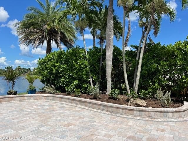 4609 Southern Breeze Dr, Naples, FL 34114-5