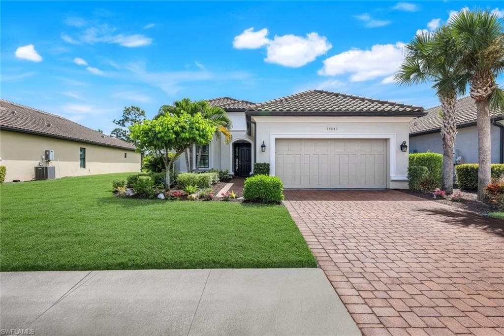 19687 Estero Pointe Ln, Fort Myers, FL 33908-34
