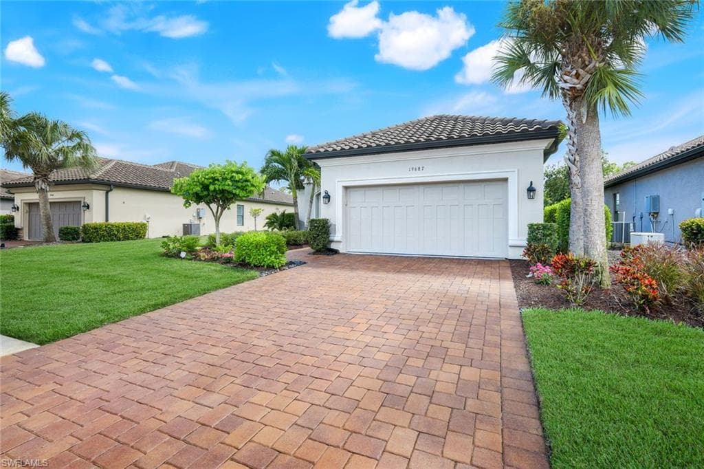 19687 Estero Pointe Ln, Fort Myers, FL 33908-37