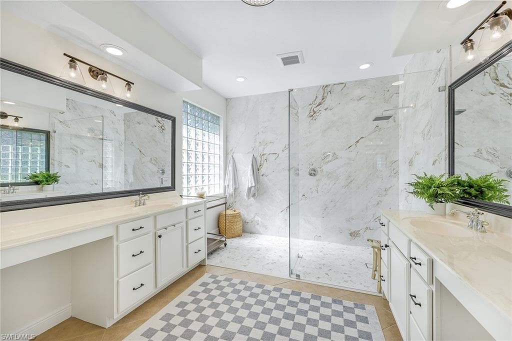 12631 Biscayne Ct, Naples, FL 34105-8