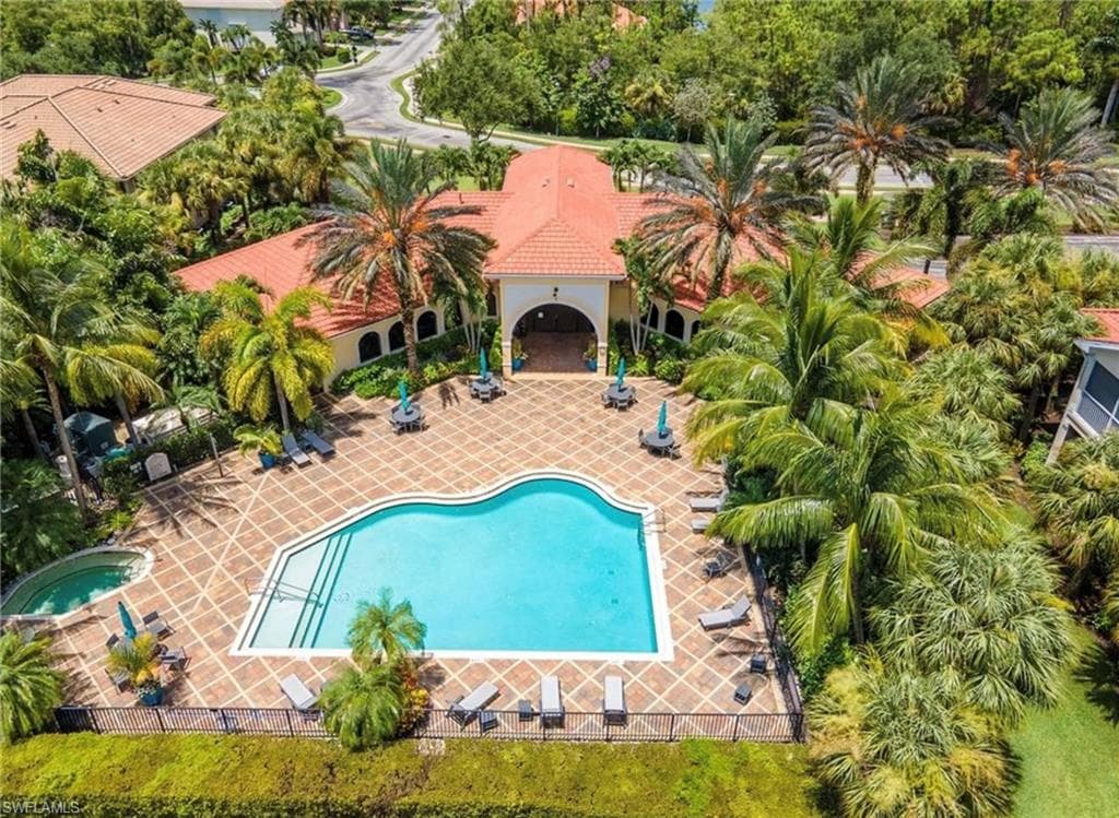 12631 Biscayne Ct, Naples, FL 34105-17