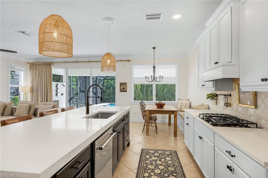 12631 Biscayne Ct, Naples, FL 34105-5